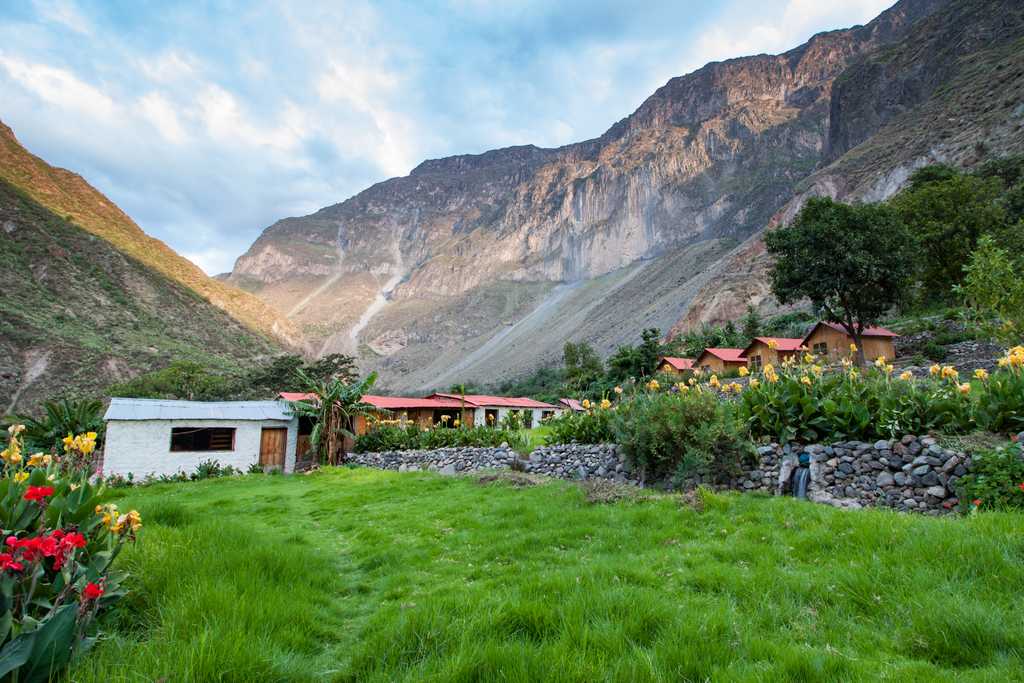 Accommodation at the bottom of the canyon