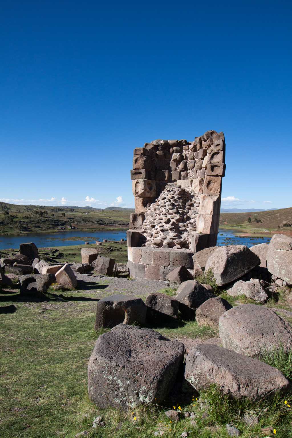 The back of one of the towers. The shapes sculpted out of the stones is for balancing