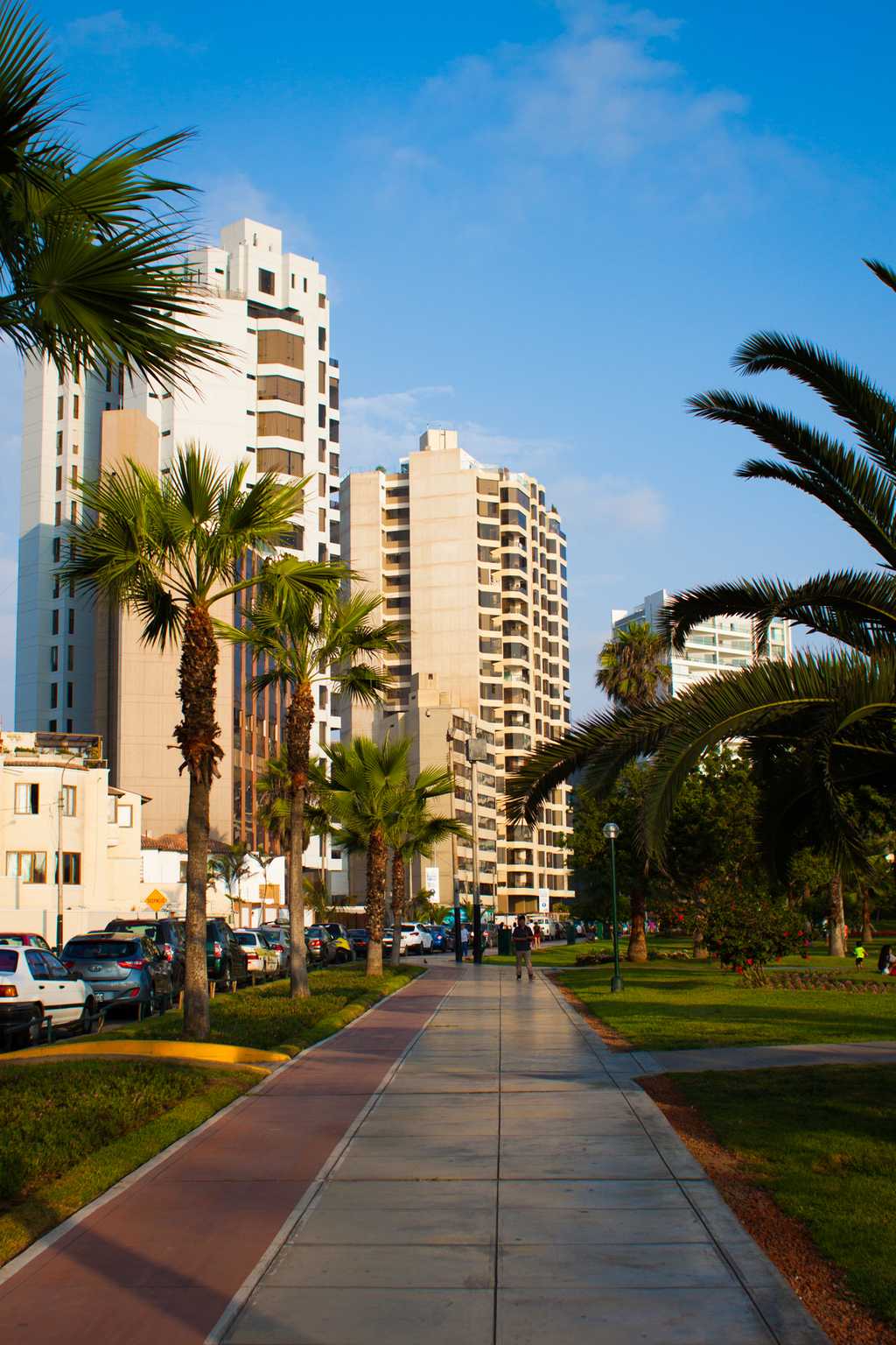 Highrise apartments and hotels, bars, and an almost calm atmosphere separates MiraFlores from the rest of Lima